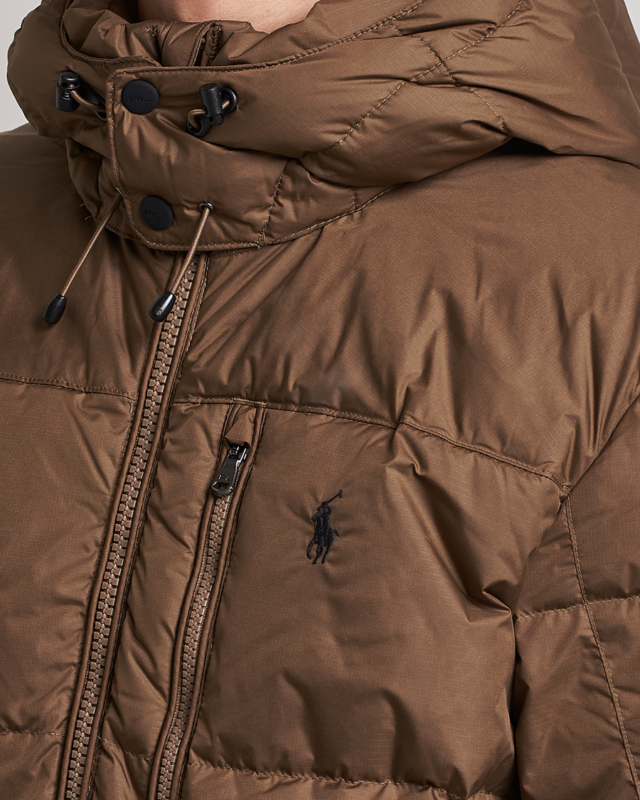 bro Sammenlignelig lindring Polo Ralph Lauren El Cap Down Jacket Dark Taupe - CareOfCarl.dk