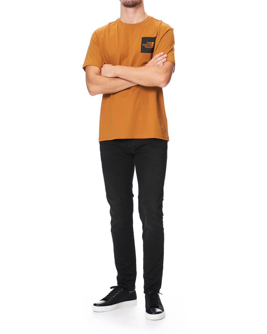 Herre | T-Shirts | The North Face | Crew Neck Tee Timber Tan