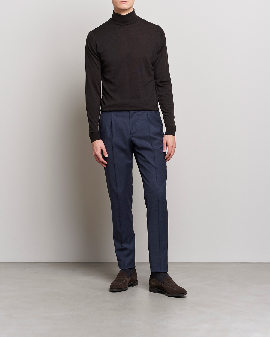 Herre | Trøjer | John Smedley | Cherwell Extra Fine Merino Rollneck Dark Cocoa
