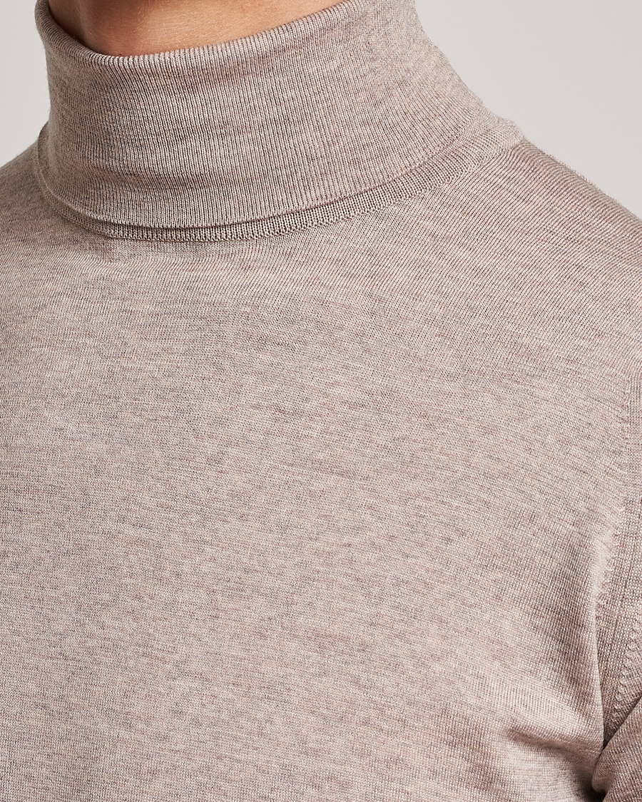Herre | Trøjer | John Smedley | Cherwell Extra Fine Merino Rollneck Soft Fawn