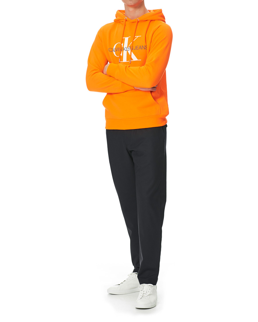 Herre | Trøjer | Calvin Klein Jeans | Monogram Regular Hoodie Shocking Orange