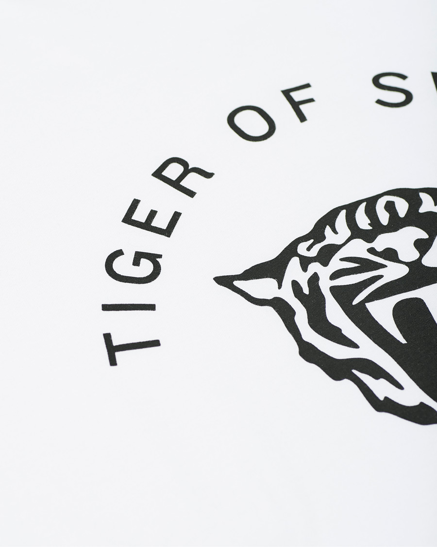 Herre | T-Shirts | Tiger of Sweden Jeans | Fleek Logo Crew Neck Tee White