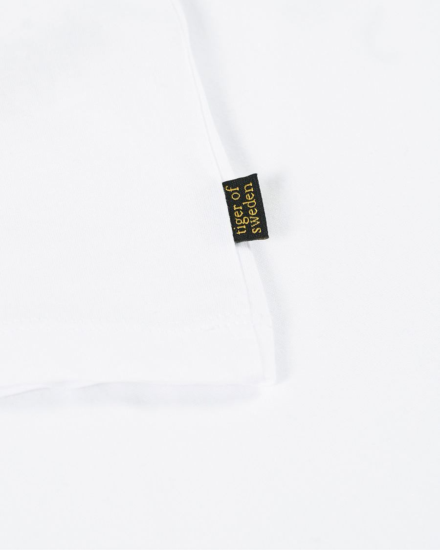 Herre | T-Shirts | Tiger of Sweden Jeans | Fleek Logo Crew Neck Tee White