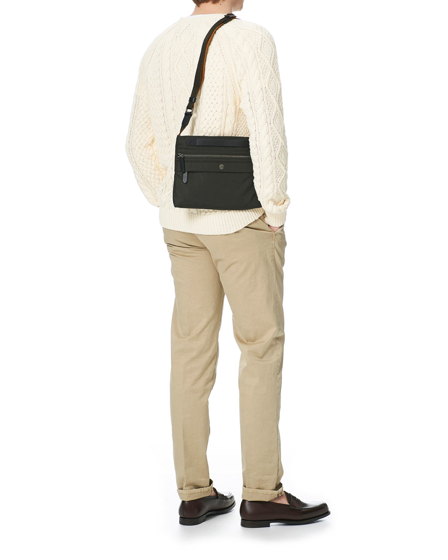 Herre | Mismo M/S Fly Nylon Cross Body Pouch Beluga/Black | Mismo | M/S Fly Nylon Cross Body Pouch Beluga/Black