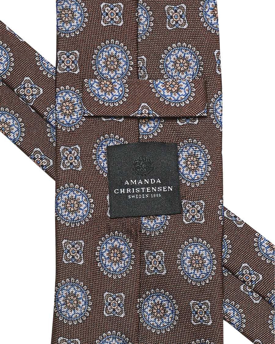 Herre | Amanda Christensen Silk Oxford 8 cm Printed Medallion Tie Brown | Amanda Christensen | Silk Oxford 8 cm Printed Medallion Tie Brown