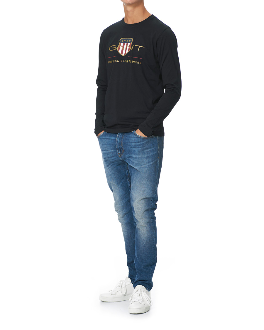 Herre | T-Shirts | GANT | Medium Archive Shield Long Sleeve Tee Black