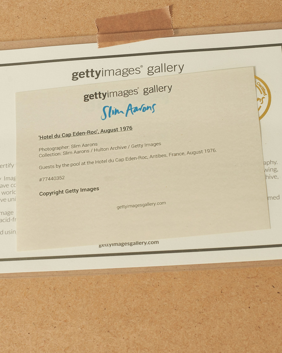 Herre | Plakater | Sonic Editions | Framed Slim Aarons Pool Hotel Du Cap Eden Roc