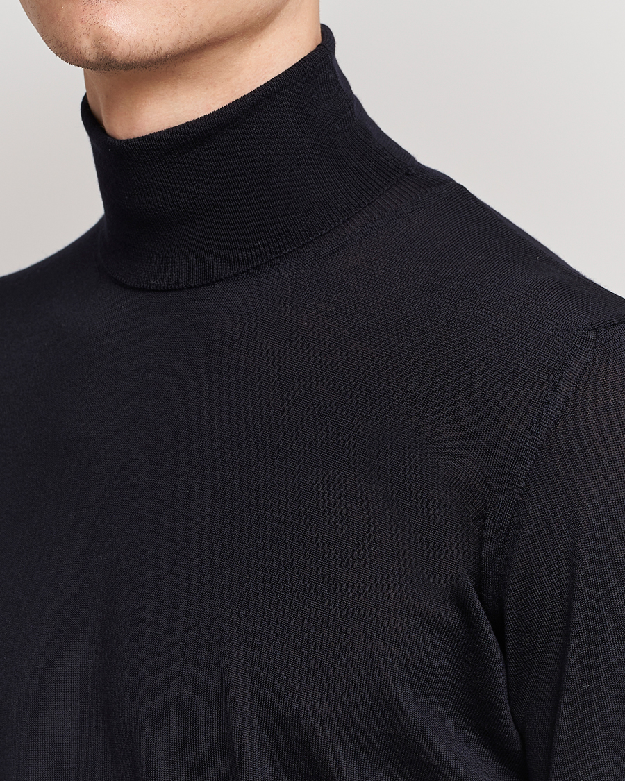 Herre | Trøjer | Oscar Jacobson | Cole Extra Fine Merino Rollneck Navy
