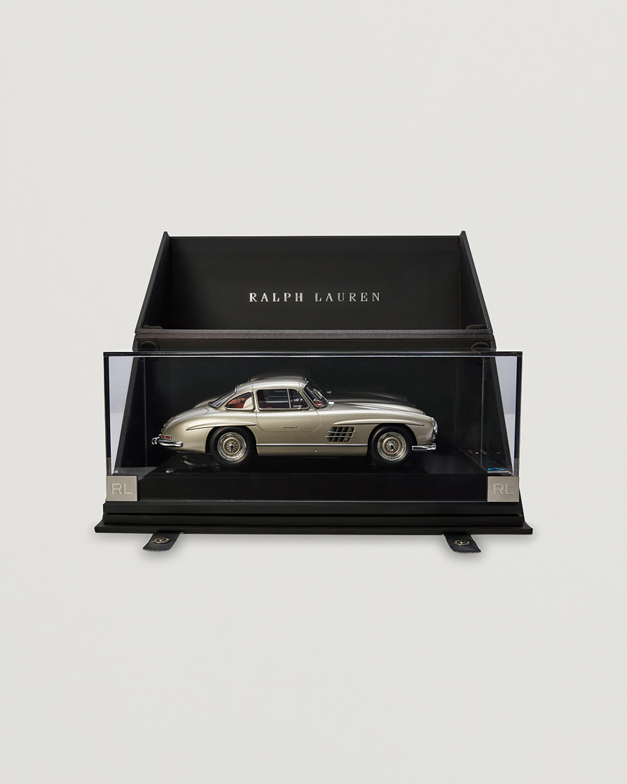 Herre | Til hjemmet | Ralph Lauren Home | 1955 Mercedes Gullwing Coupe Model Car Silver
