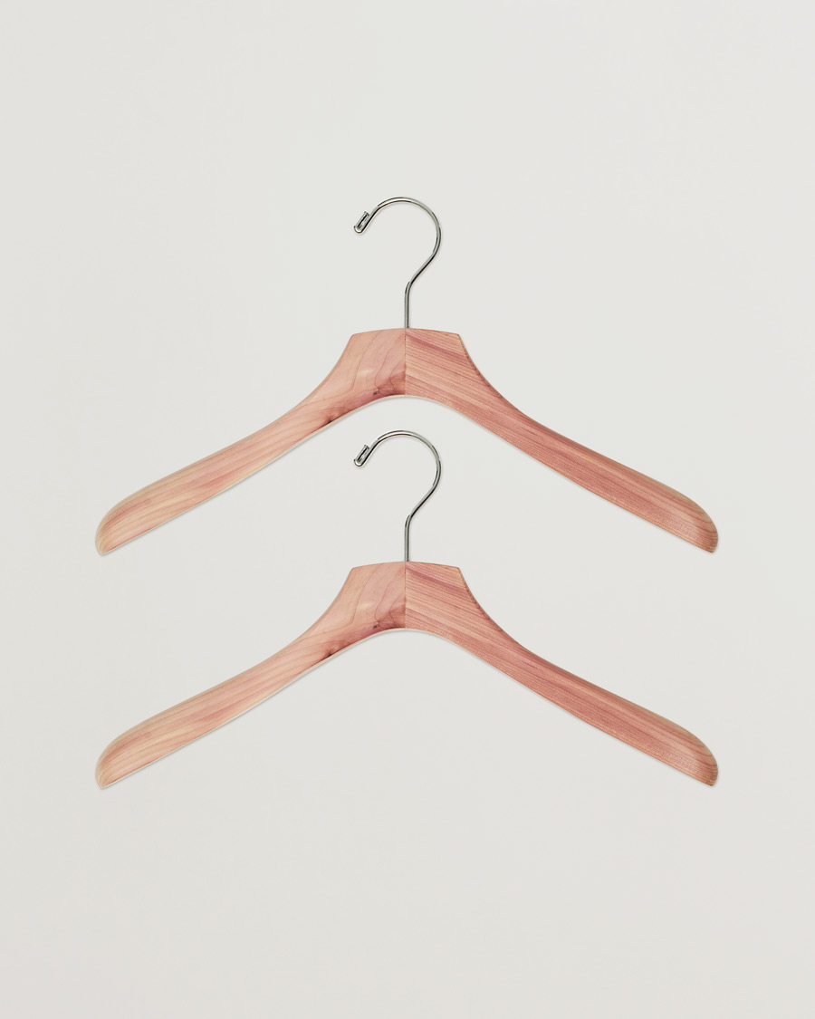 Herre | Care with Carl 2-Pack Cedar Wood Jacket Hanger | Care with Carl | 2-Pack Cedar Wood Jacket Hanger