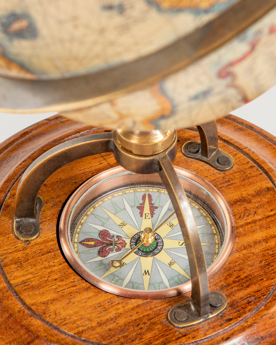 Herre | Julegavetips | Authentic Models | Terrestrial Globe With Compass 