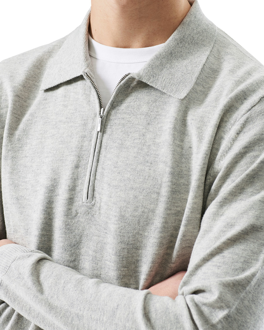 Herre | Trøjer | Tiger of Sweden | Orbit Merino Wool Half Zip Med Grey Mel