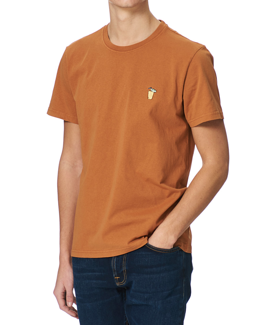 Herre | T-Shirts | Nudie Jeans | Roy Drink Crew Neck Tee Burnt Orange