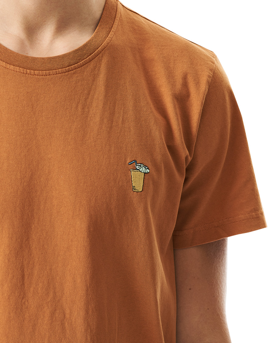 Herre | T-Shirts | Nudie Jeans | Roy Drink Crew Neck Tee Burnt Orange