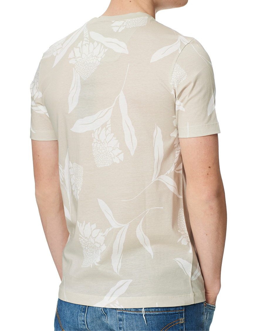 Herre | T-Shirts | BOSS BLACK | BOSS Tessler Printed Flower Tee Light Beige