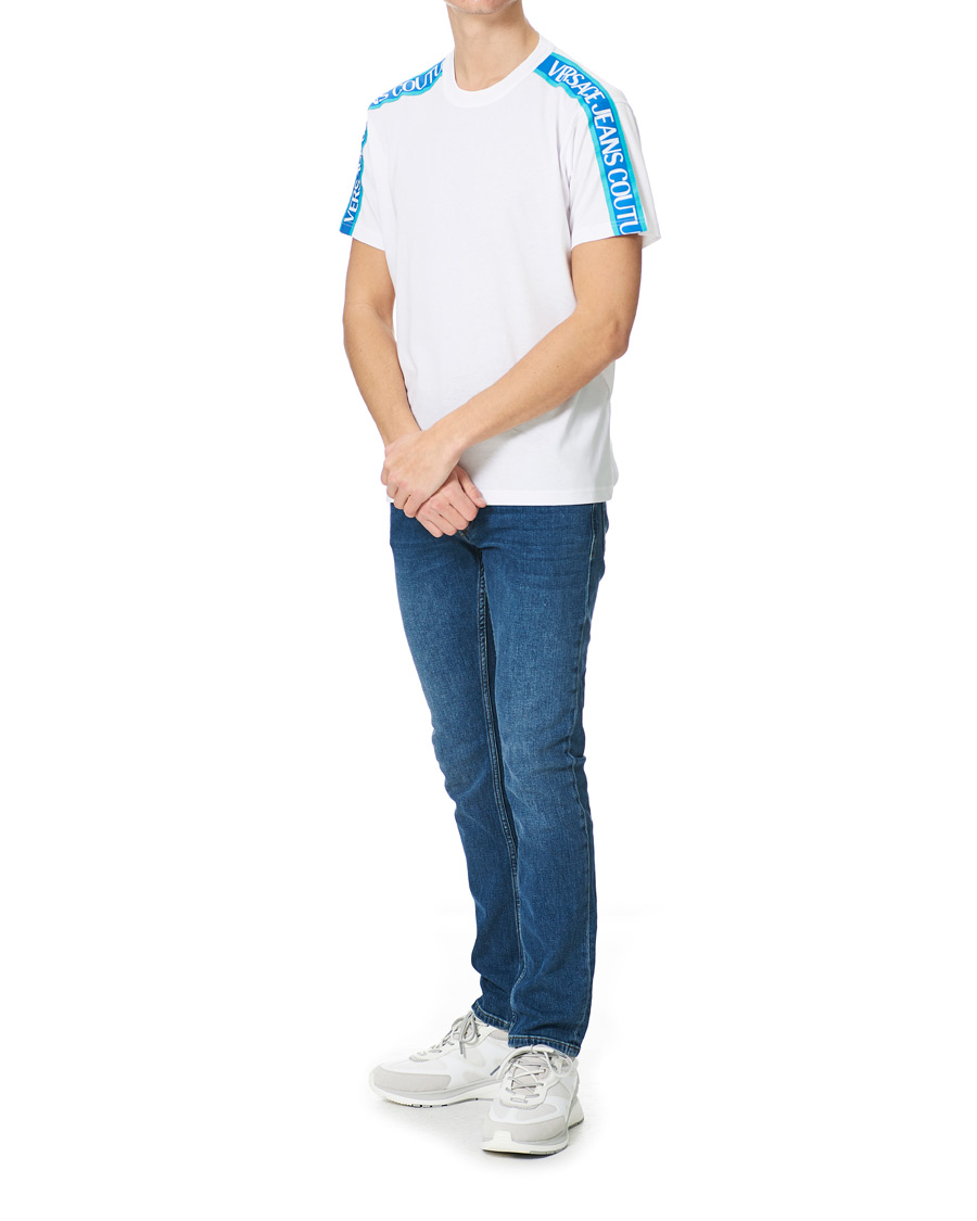Herre | T-Shirts | Versace Jeans Couture | Tape Logo T-Shirt White