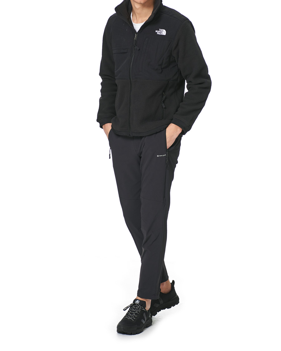 Herre | Veja VEJA X Sea Shepherd Dekkan Vibram Running Sneaker Black | Veja | X Sea Shepherd Dekkan Vibram Running Sneaker Black