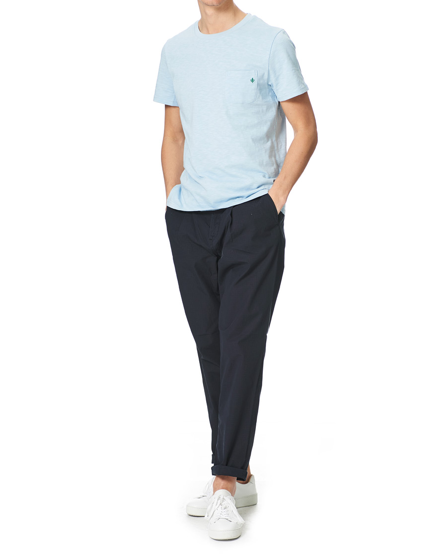 Herre | T-Shirts | Morris | Lily Slub Pocket Crew Neck Tee Light Blue