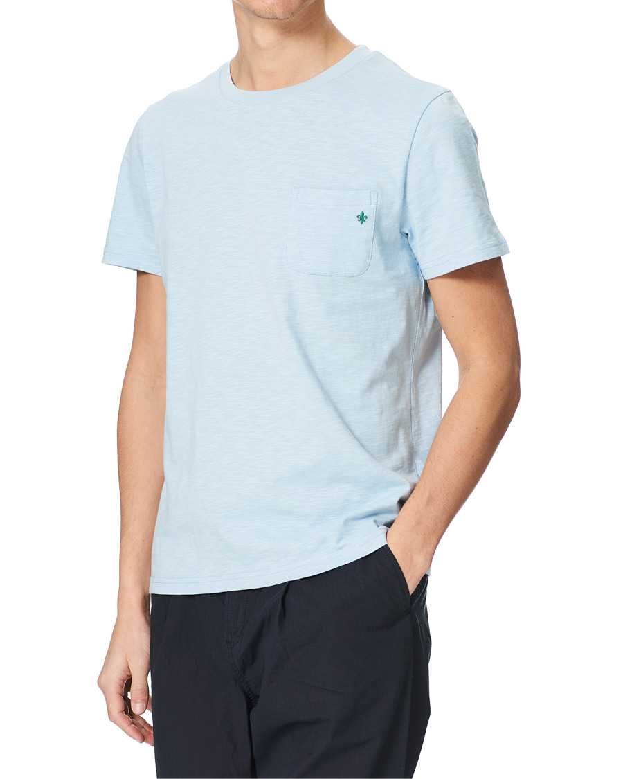 Herre | T-Shirts | Morris | Lily Slub Pocket Crew Neck Tee Light Blue