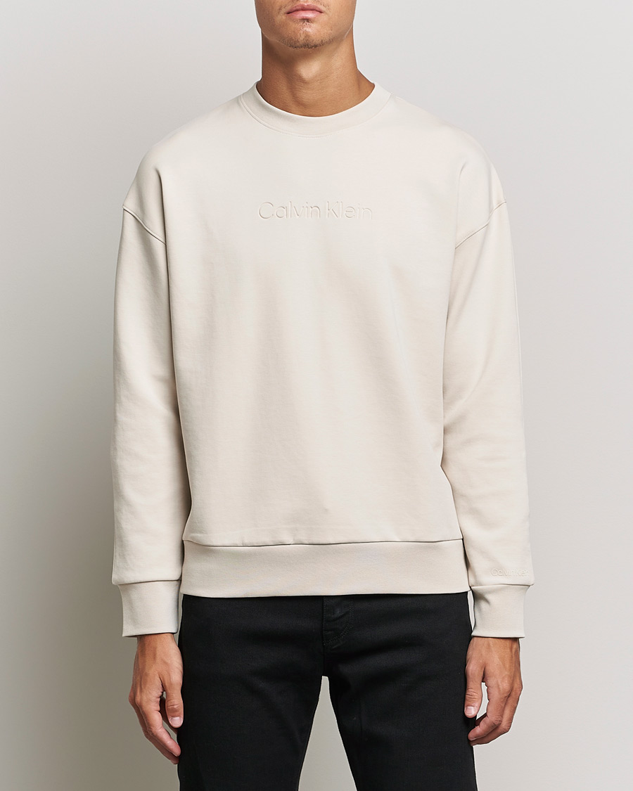 Herre | Trøjer | Calvin Klein | Debossed Logo Crew Neck Sweatshirt Stony Beige
