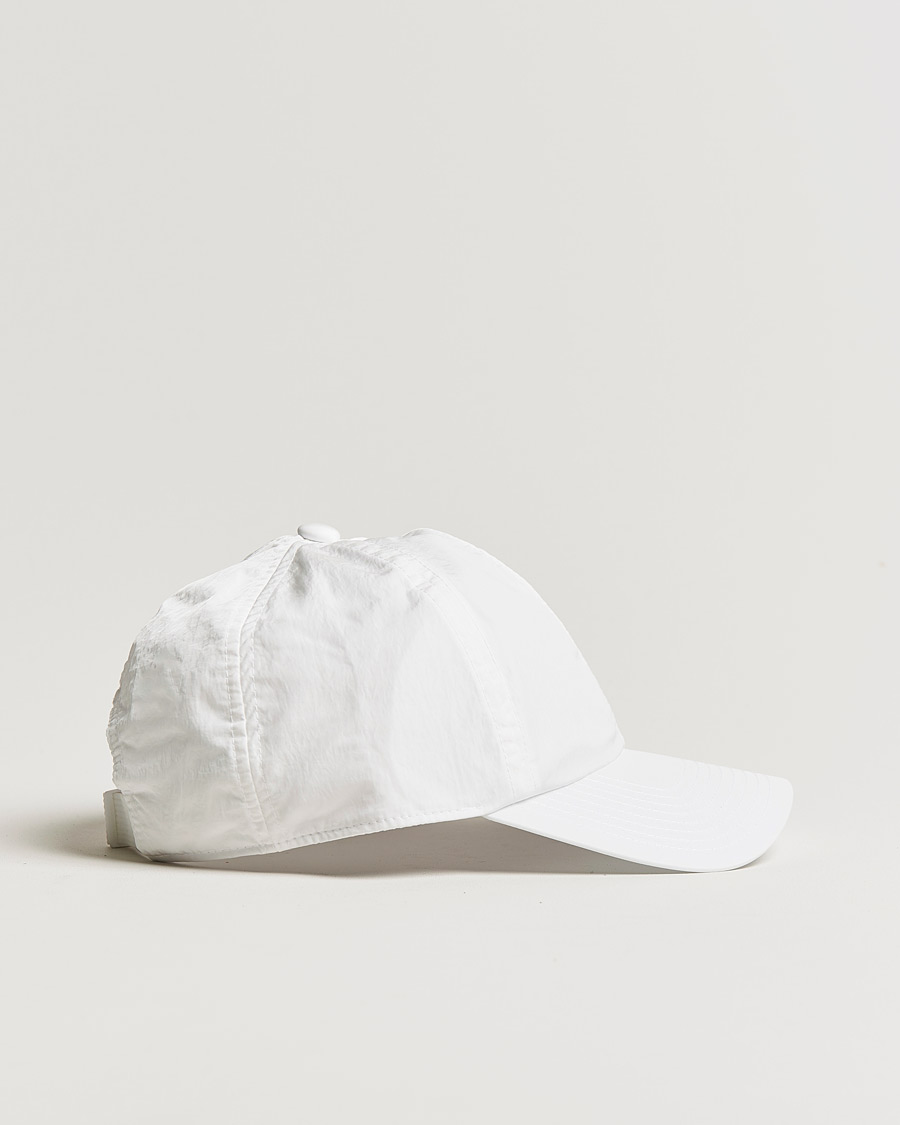 Herre | J.Lindeberg Elijah Crinkle Nylon Logo Cap White | J.Lindeberg | Elijah Crinkle Nylon Logo Cap White