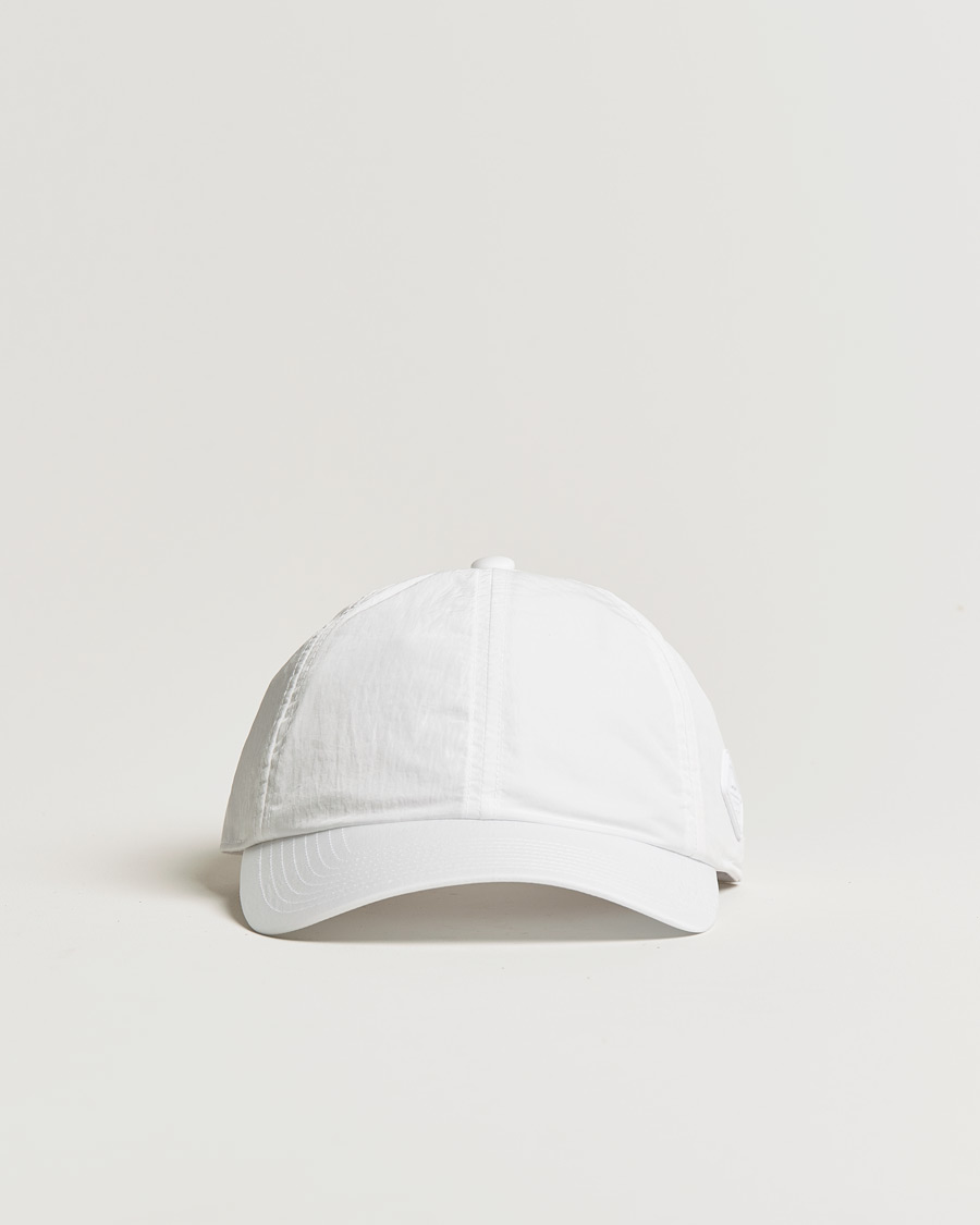 Herre | J.Lindeberg Elijah Crinkle Nylon Logo Cap White | J.Lindeberg | Elijah Crinkle Nylon Logo Cap White
