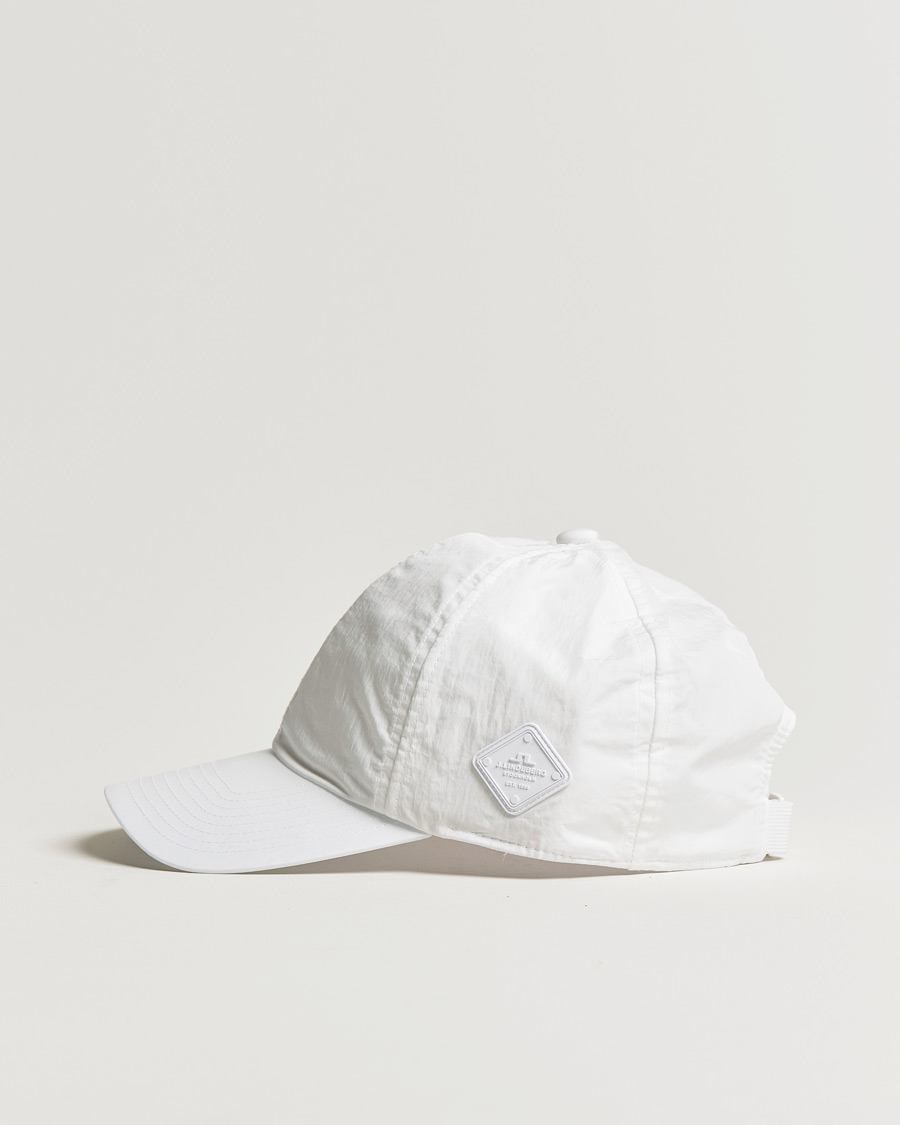 Herre | J.Lindeberg Elijah Crinkle Nylon Logo Cap White | J.Lindeberg | Elijah Crinkle Nylon Logo Cap White
