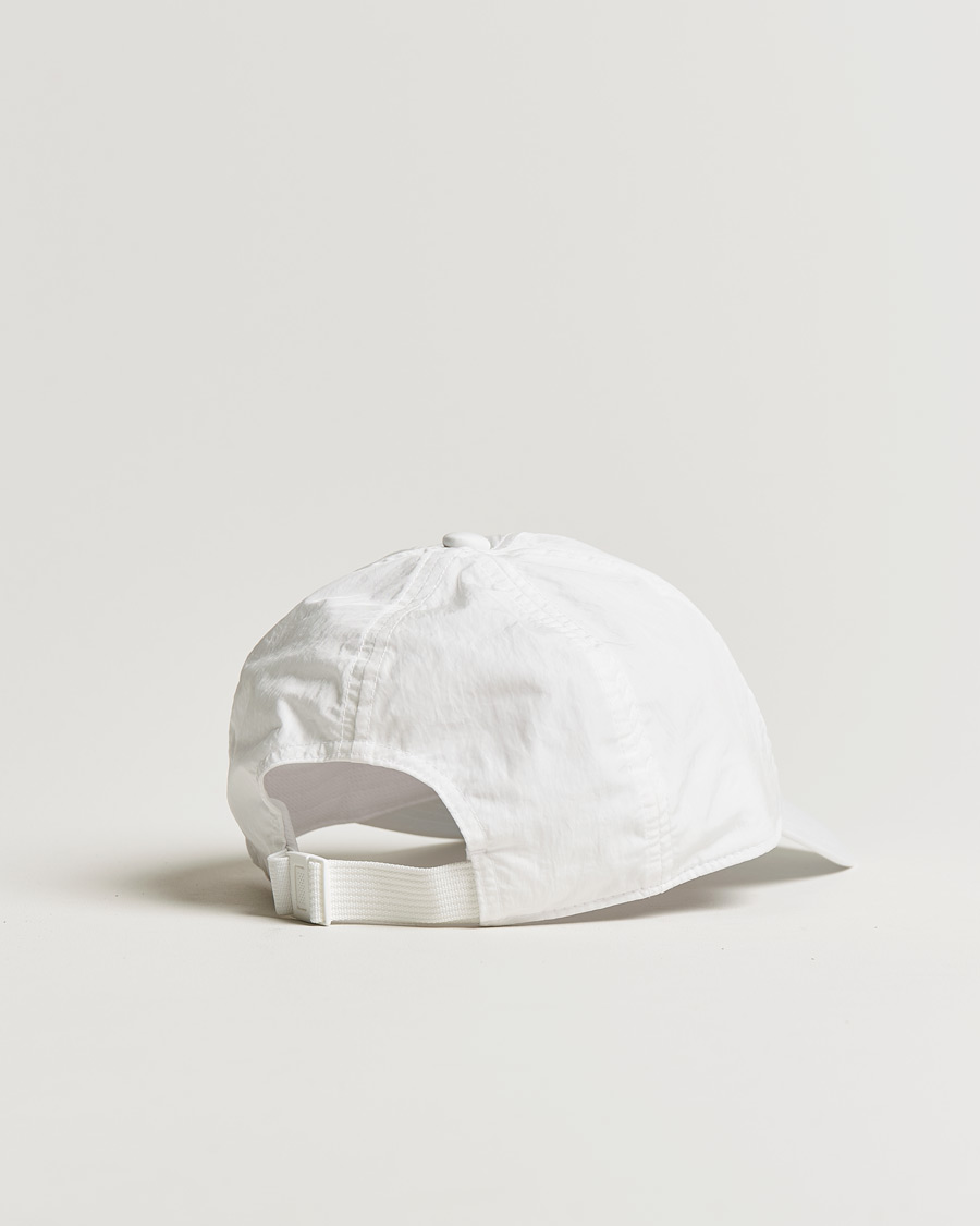 Herre | J.Lindeberg Elijah Crinkle Nylon Logo Cap White | J.Lindeberg | Elijah Crinkle Nylon Logo Cap White
