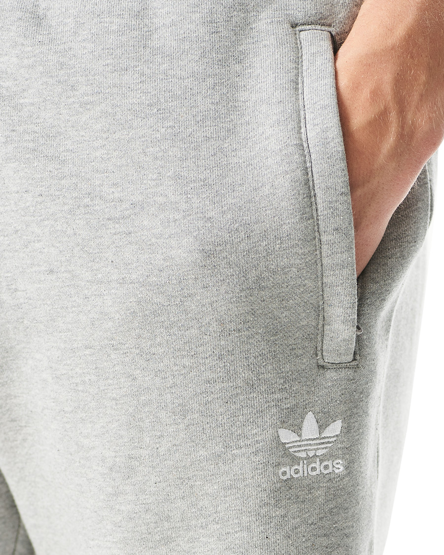 Herre | Shorts | adidas Originals | Essential Shorts Grey Melange