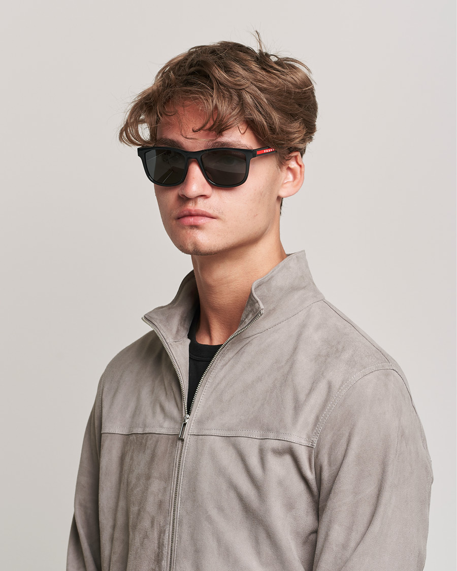 Herre | Buede solbriller | Prada Linea Rossa | 0PS 04XS Sunglasses Black