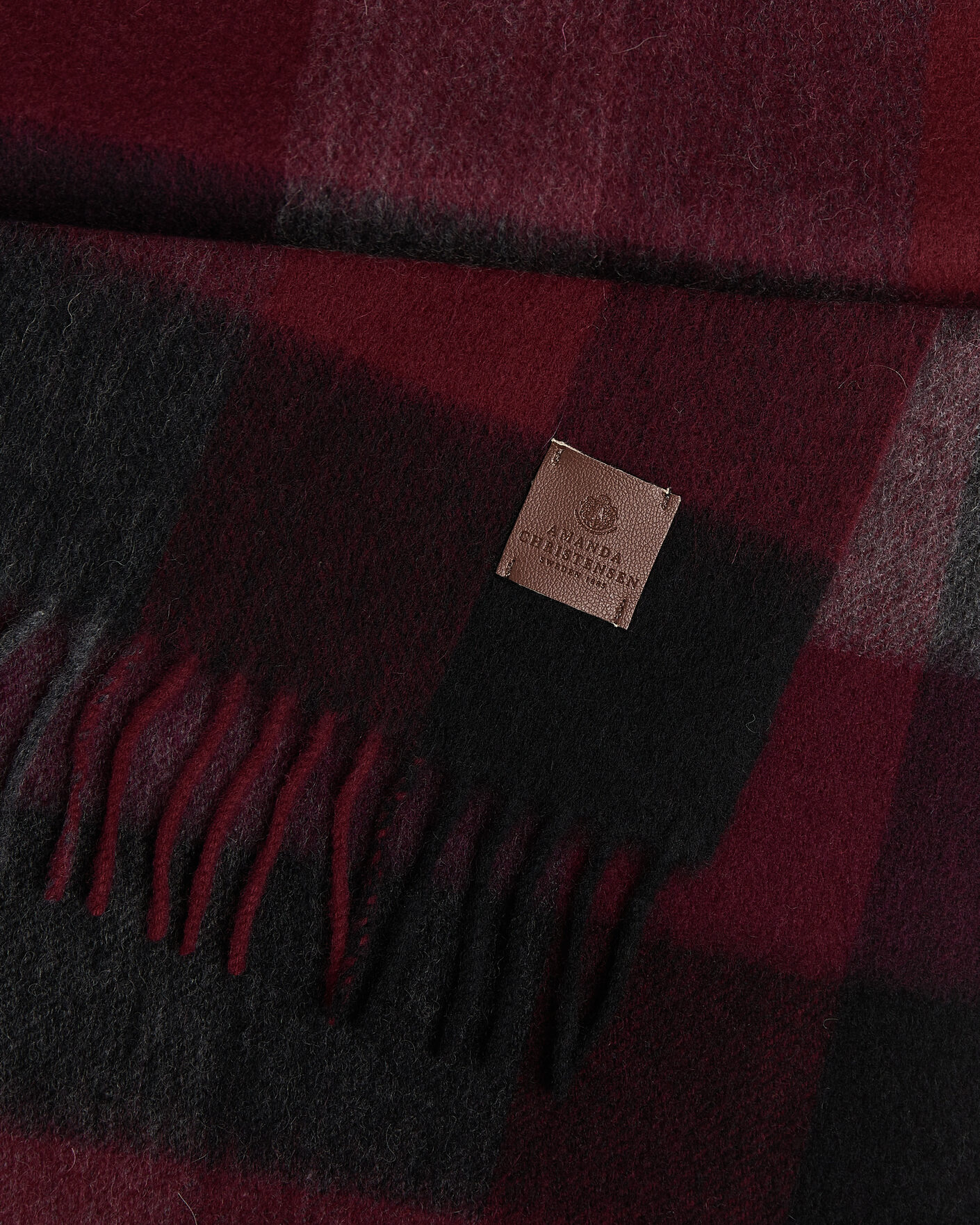 Herre | Halstørklæder | Amanda Christensen | Amanda ChristensenWool Block Check ScarfWine/Black