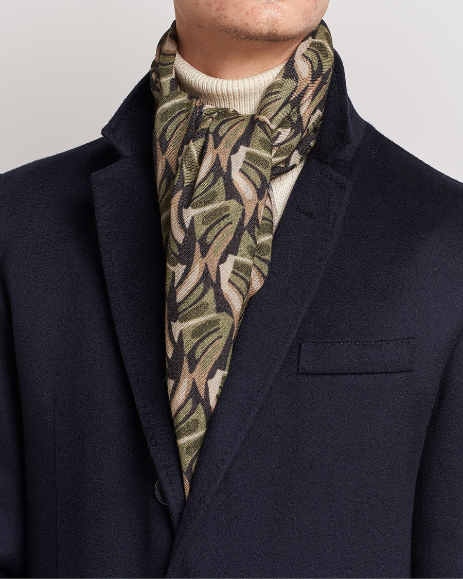 Herre | Kiton Printed Cashmere Blend Scarf Olive/Beige | Kiton | Printed Cashmere Blend Scarf Olive/Beige