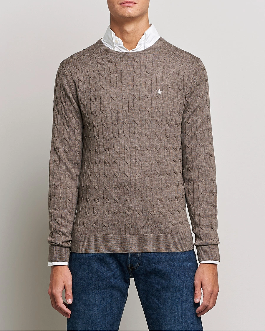 Herre | Trøjer | Morris | Merino Cable Crew Neck Light Brown