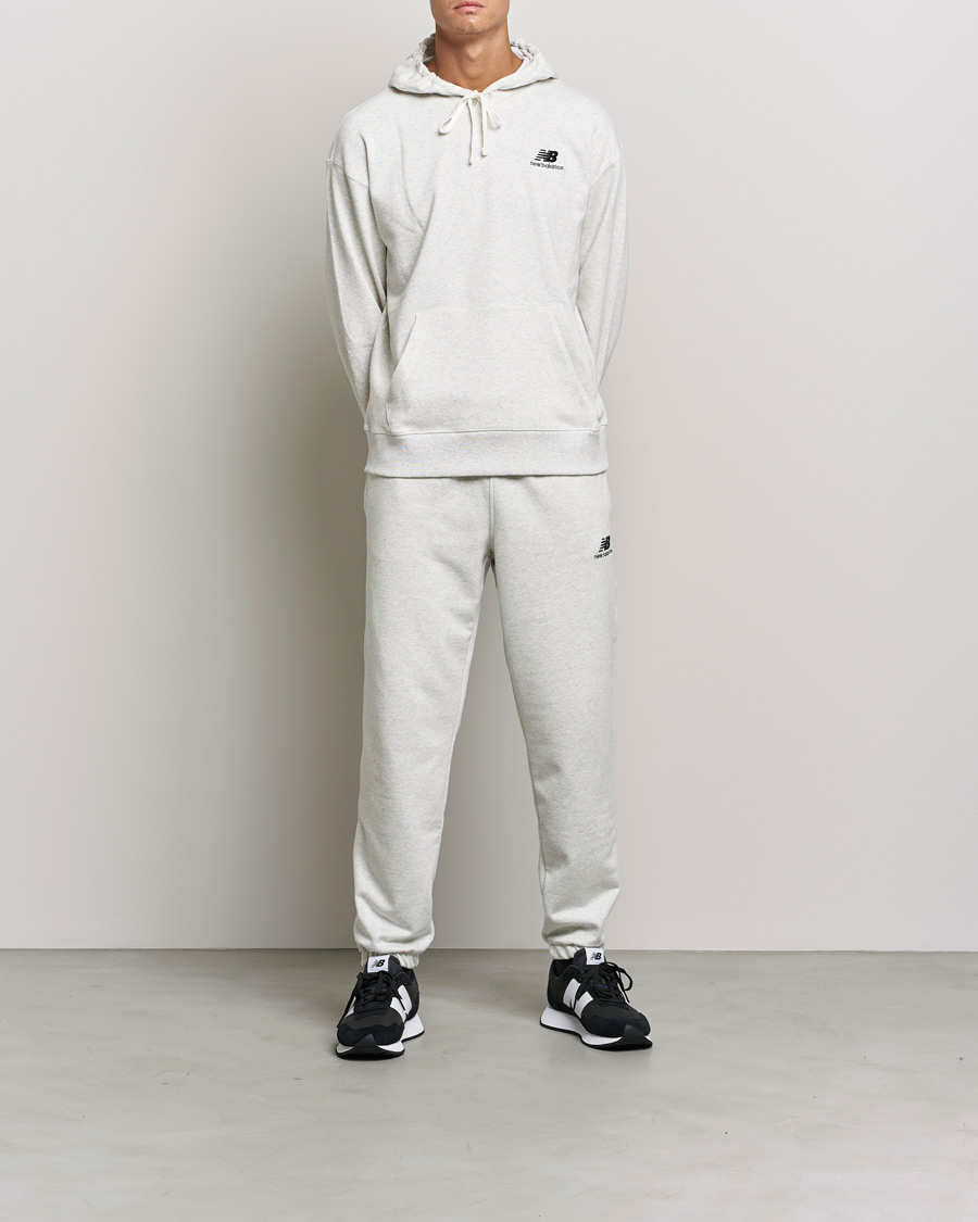 Herre | Trøjer | New Balance | Essentials Hoodie Sea Salt Heather