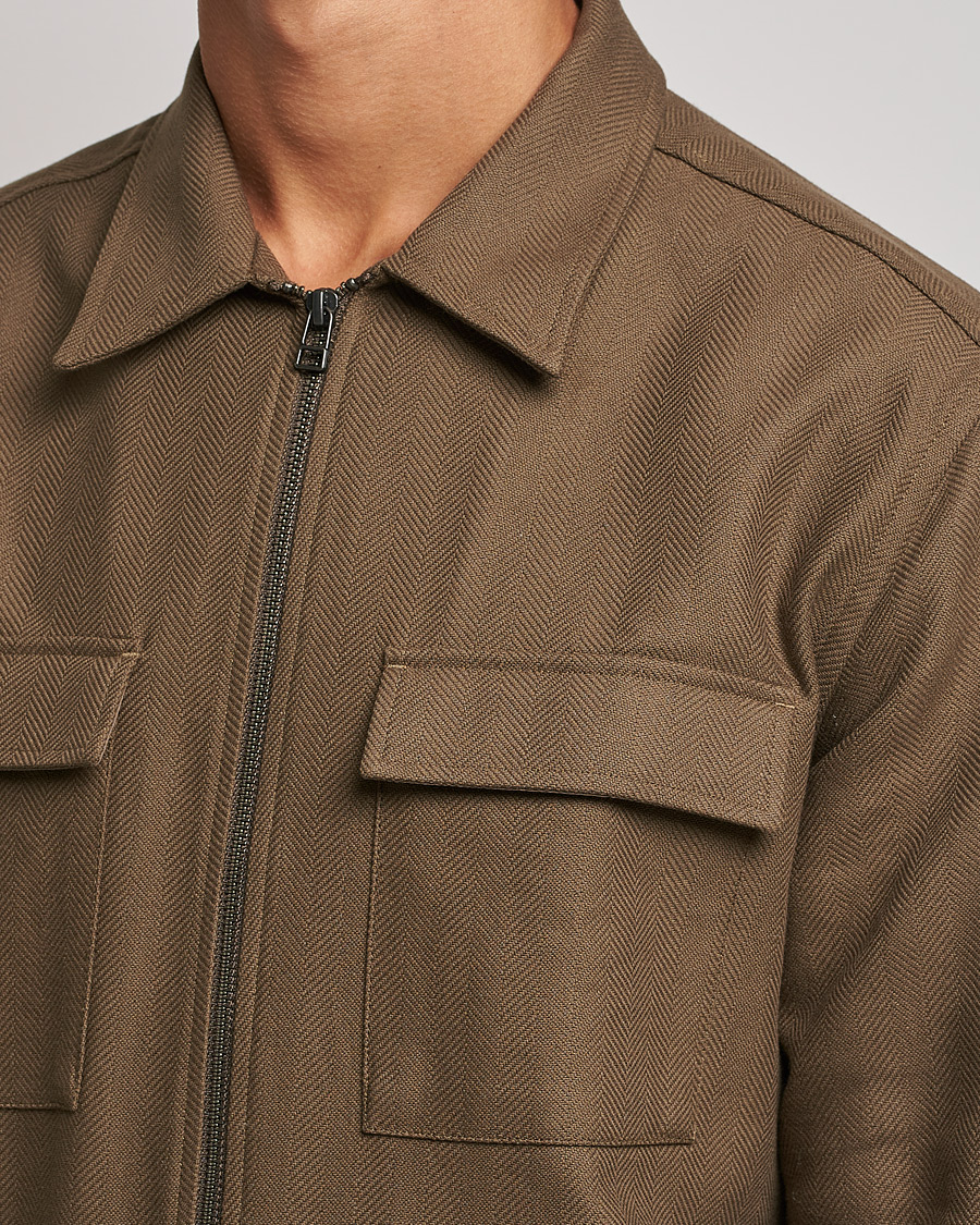 Herre | Skjorter | Tiger of Sweden | Noel P Herringbone Shirt Olive Extreme