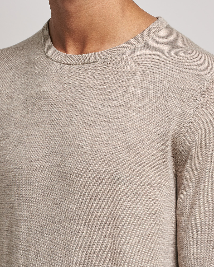 Herre | Trøjer | Tiger of Sweden | Nichols Extra Fine Merino Crew Neck Beige Melange