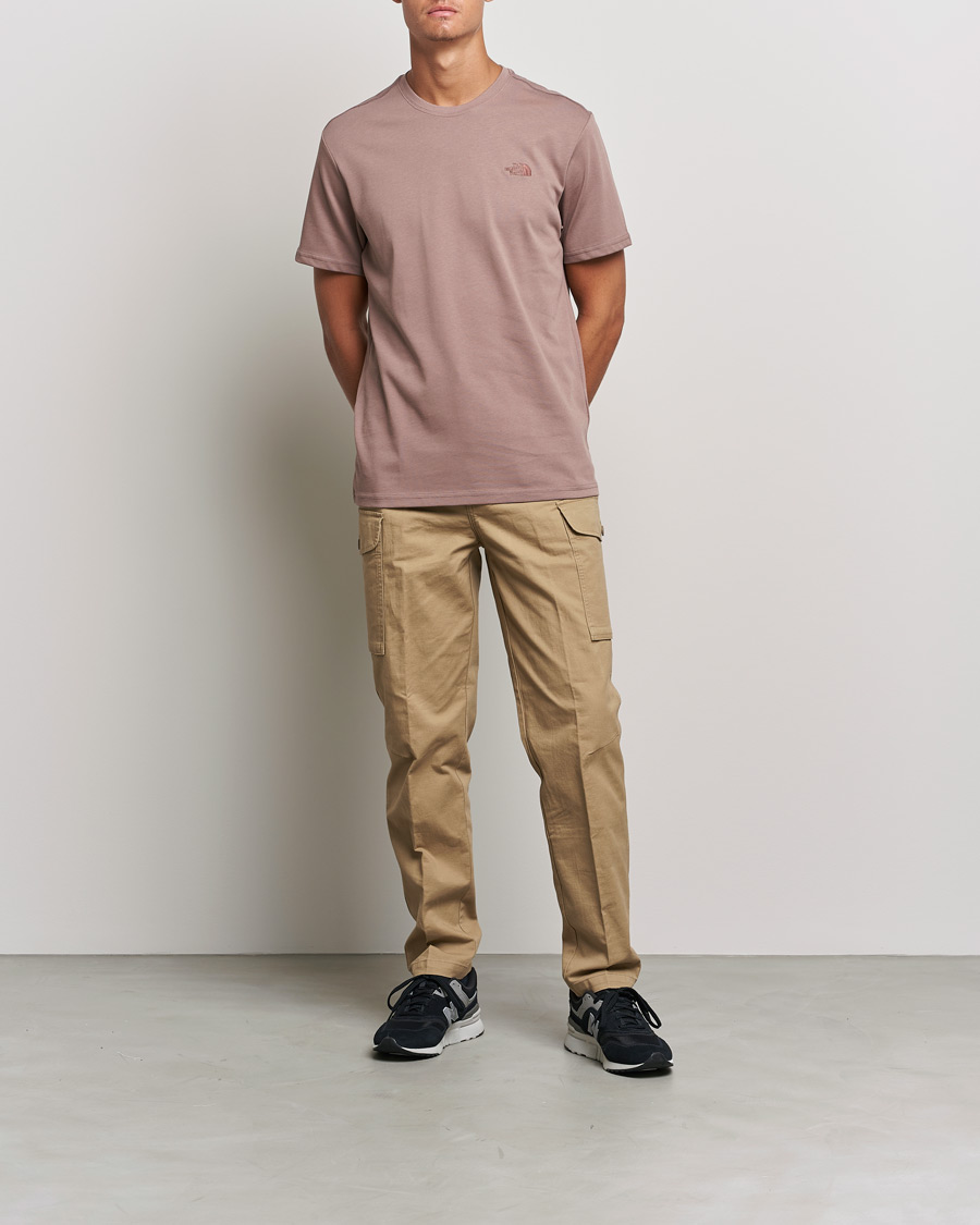 Herre | T-Shirts | The North Face | Premium Simple Logo Tee Deep Taupe