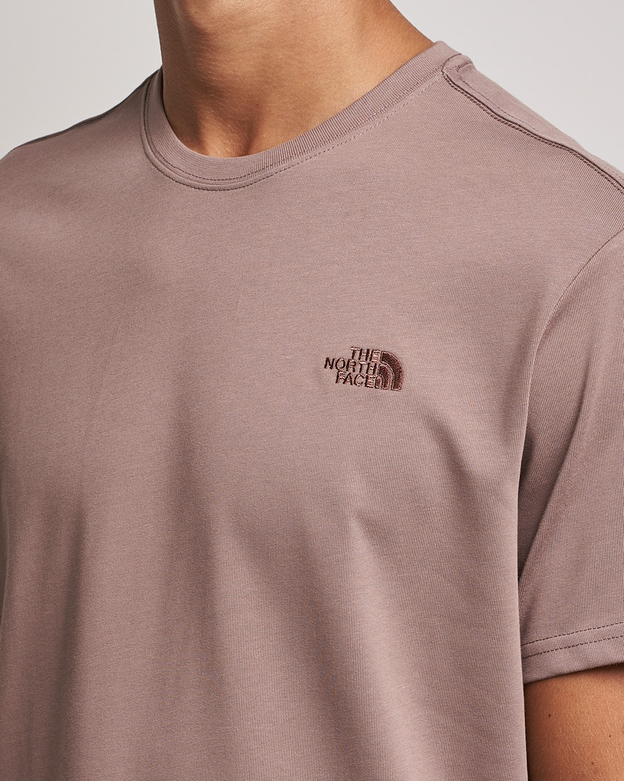 Herre | T-Shirts | The North Face | Premium Simple Logo Tee Deep Taupe