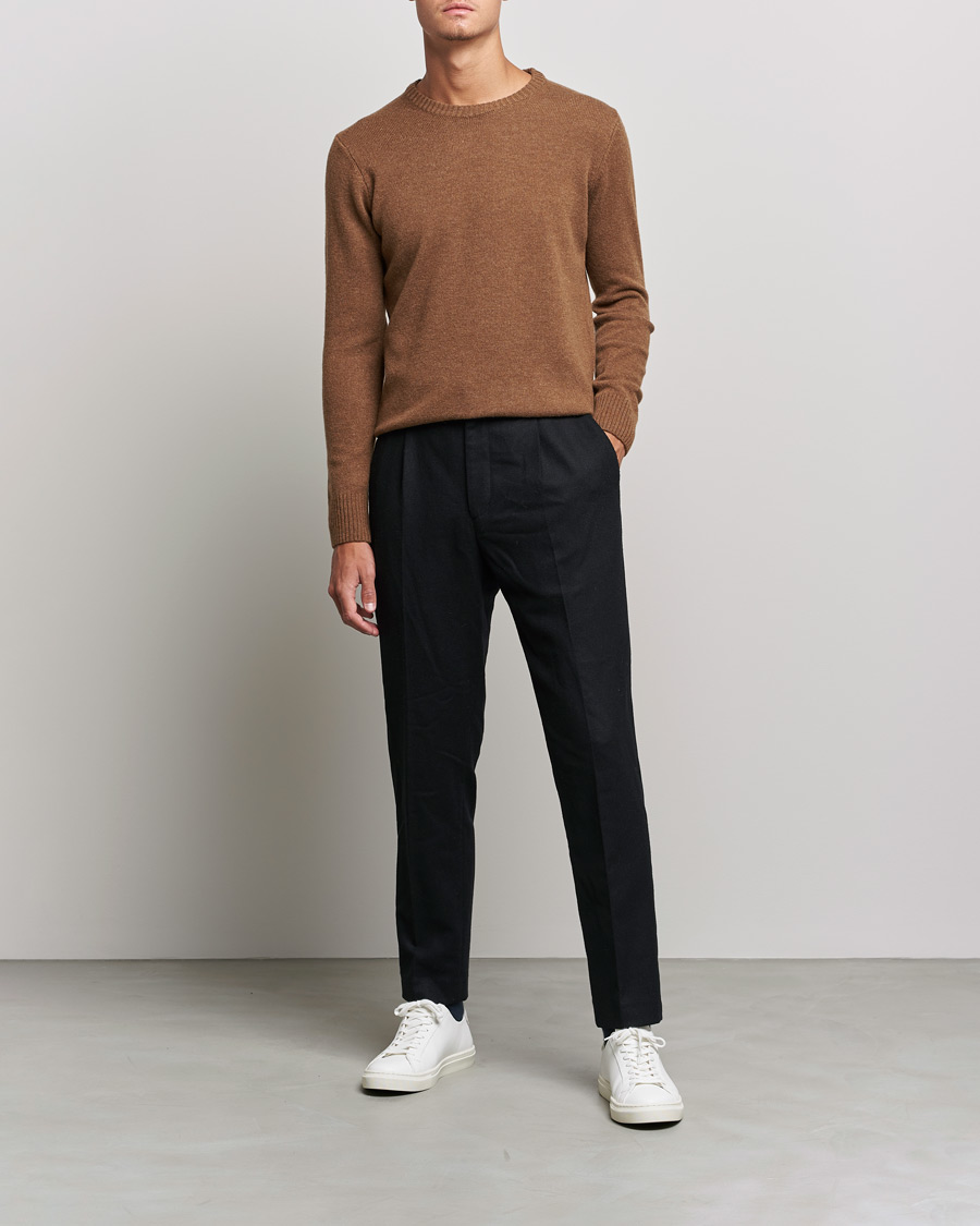 Herre | Trøjer | Oscar Jacobson | Emerson Patch Wool Roundneck Brown