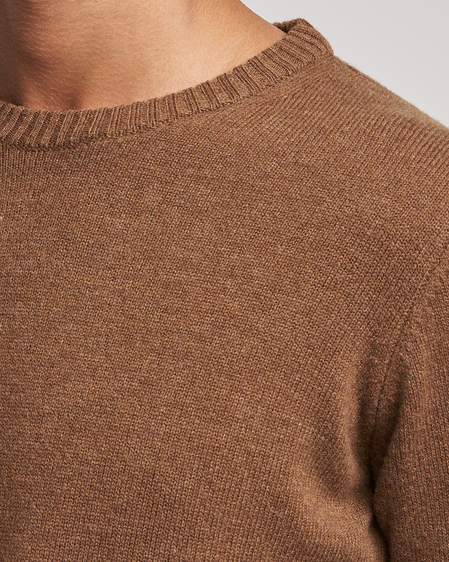 Herre | Trøjer | Oscar Jacobson | Emerson Patch Wool Roundneck Brown