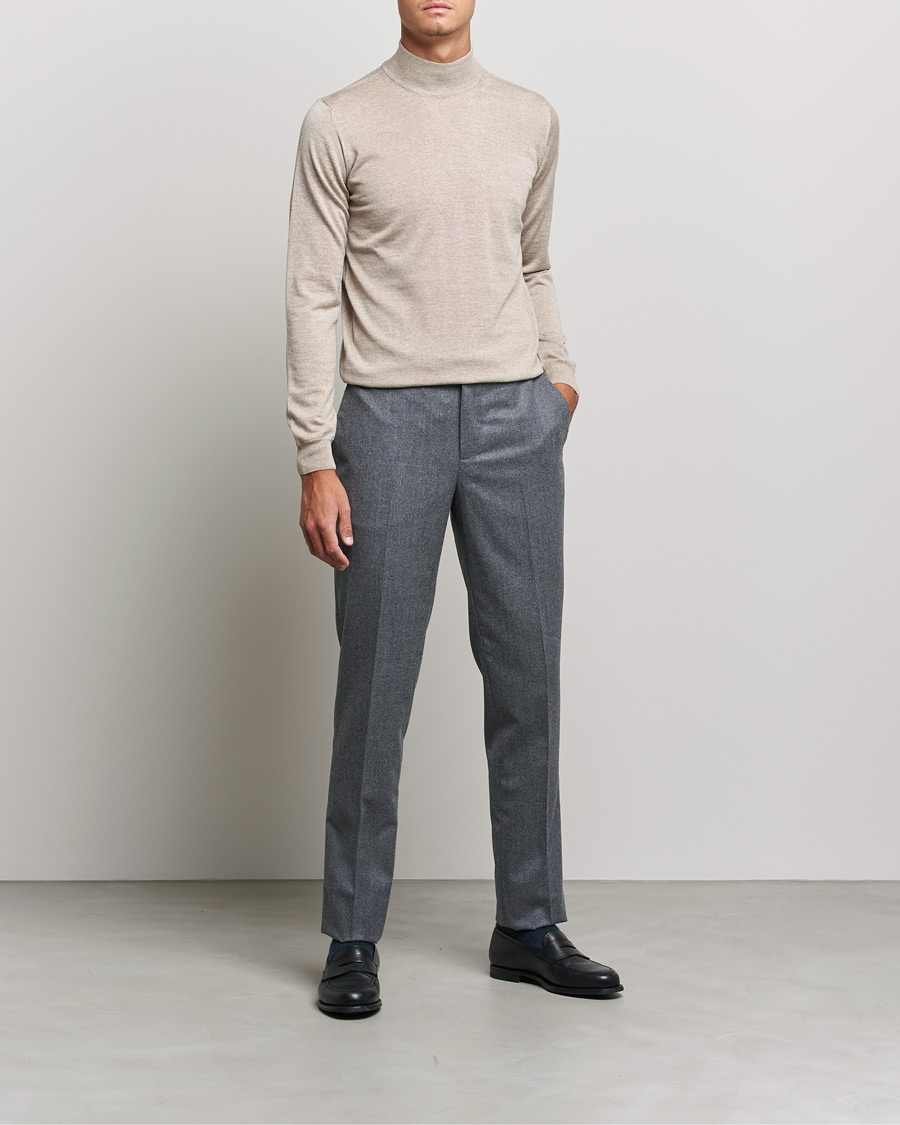 Herre | Trøjer | Oscar Jacobson | Hilton Extrafine Merino Mock Neck Beige