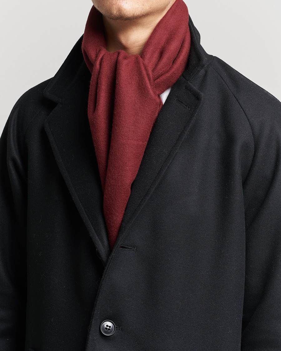 Herre | Begg & Co Vier Lambswool/Cashmere Solid Scarf Wine | Begg & Co | Vier Lambswool/Cashmere Solid Scarf Wine