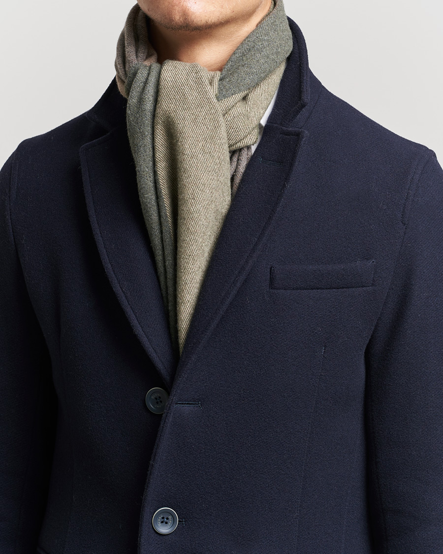 Herre |  | Begg & Co | Brook Recycled Cashmere/Merino Scarf Dark Olive