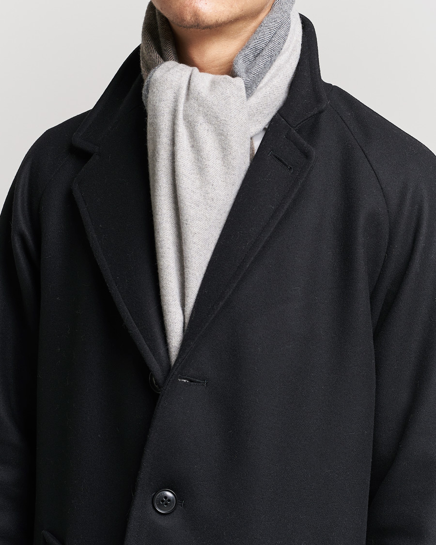 Herre | Begg & Co Brook Recycled Cashmere/Merino Scarf Natural | Begg & Co | Brook Recycled Cashmere/Merino Scarf Natural