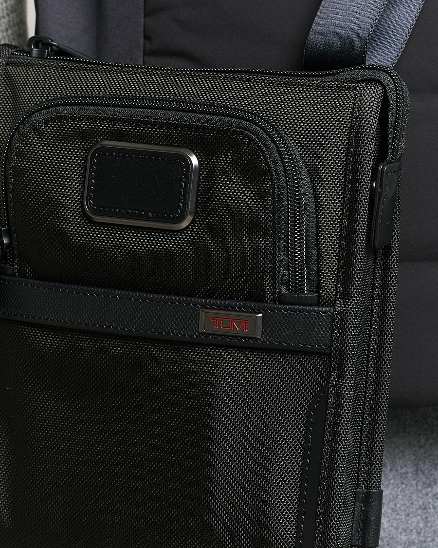 Herre | TUMI Alpha 3 Pocket Small Crossbody Bag Black | TUMI | Alpha 3 Pocket Small Crossbody Bag Black