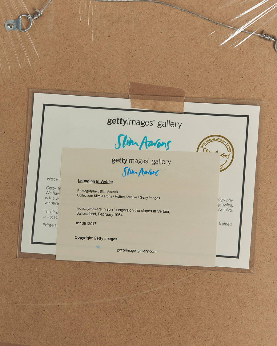 Herre | Plakater | Sonic Editions | Framed Slim Aarons Lounging in Verbier