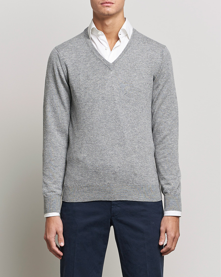 Herre | Kashmirtrøjer | Piacenza Cashmere | Cashmere V Neck Sweater Light Grey