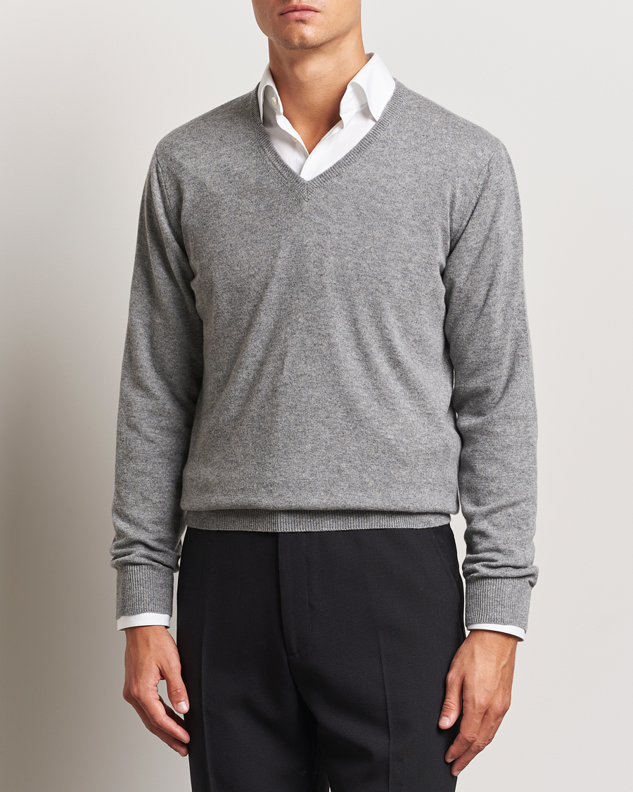 Herre | Pullovers med v-hals | Piacenza Cashmere | Cashmere V Neck Sweater Light Grey