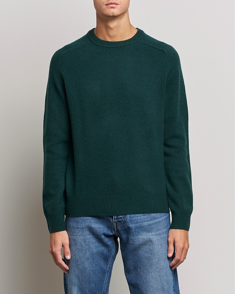 Herre | Contemporary Creators | A Day's March | Brodick Lambswool Sweater Bottle Green