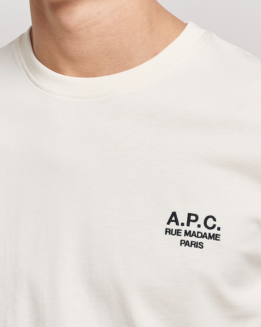 Hysterisk shuffle Nu A.P.C. Raymond T-Shirt Off White - CareOfCarl.dk